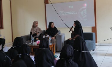 Tegaskan Identitas Karakter, Institut SEBI Gelar Sosialisasi Budaya Berpakaian Mahasiswa